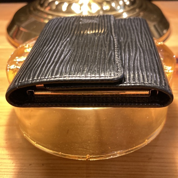 Louis Vuitton Black Epi Key Holder EUC - Picture 7 of 13